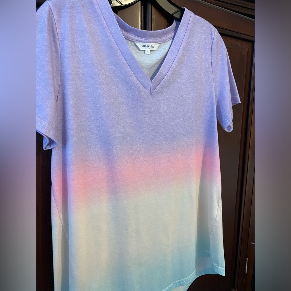 EUC- Beautiful pastel ombré shirt - Amaryllis size S - Picture 3 of 7